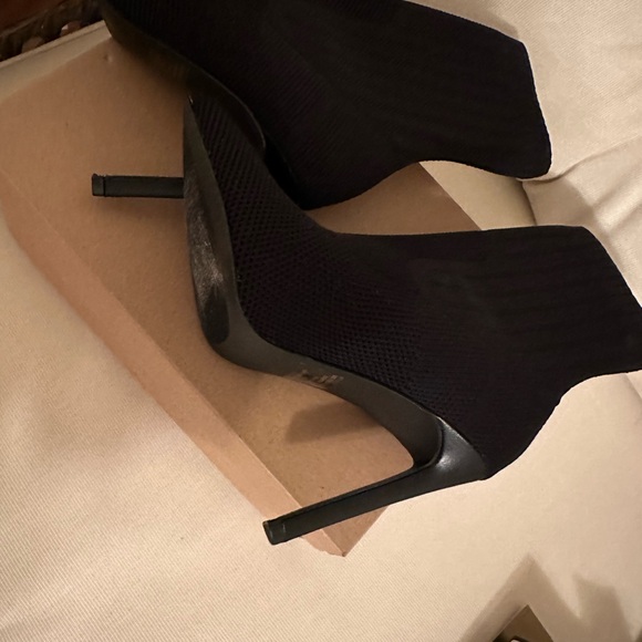 Steve Madden Discreet Stiletto Bootie - Picture 5 of 9